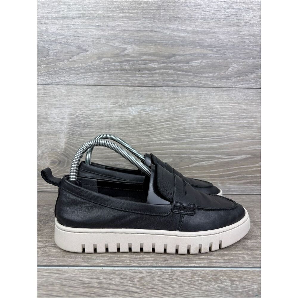 Vionic Uptown Women’s Sz 7 Black Leather Slip On Sneaker Penny Loafers